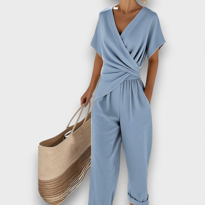 Celira – Sommerlicher Jumpsuit mit Wickeloptik Emma Fioretti